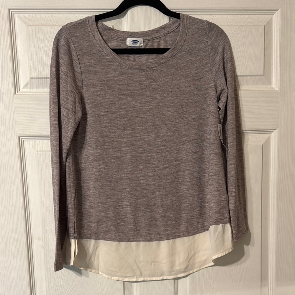 Women's Gray Long Sleeve Top